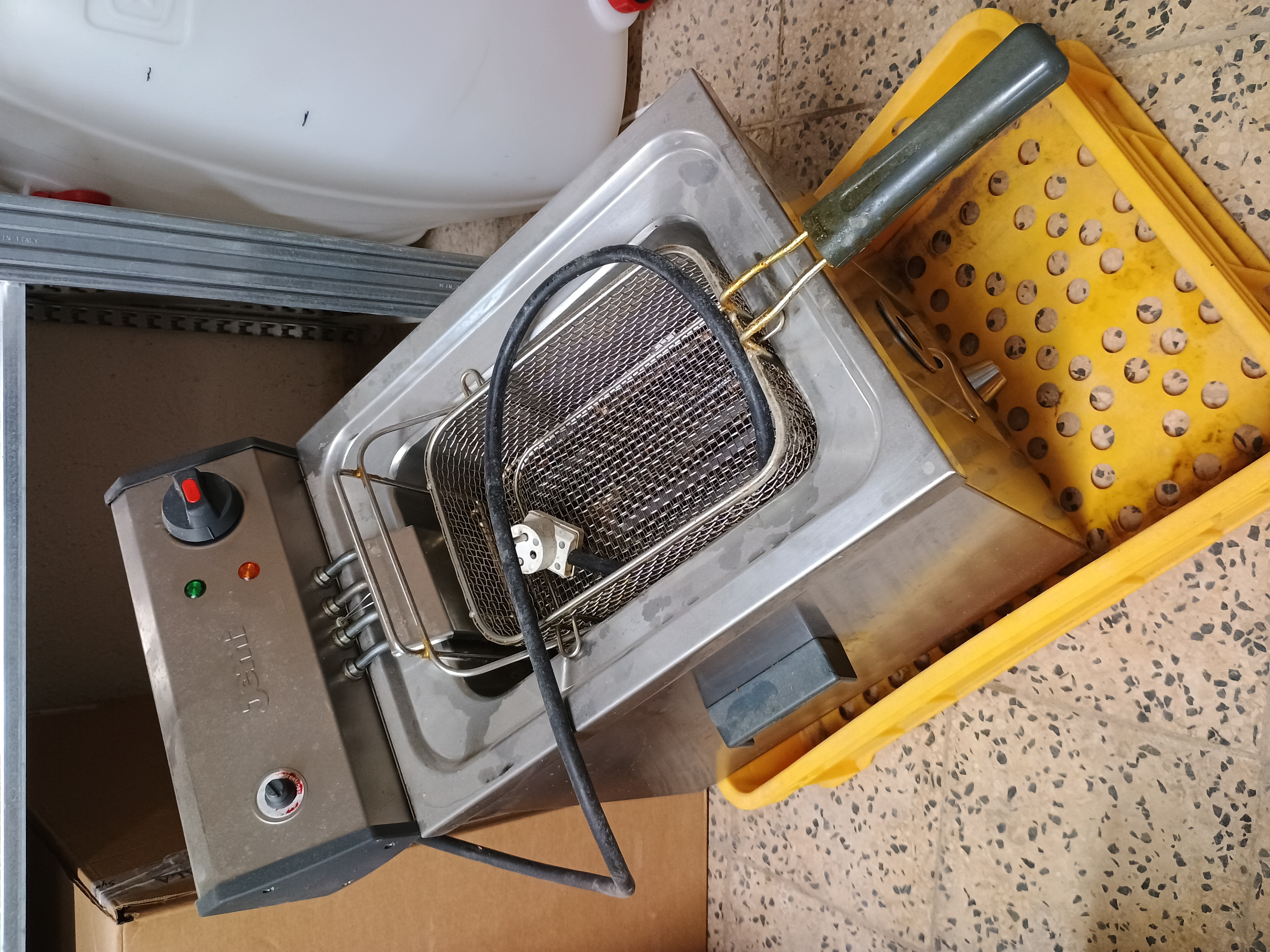 Vodní fritéza Jemi N 7, krátce používaná