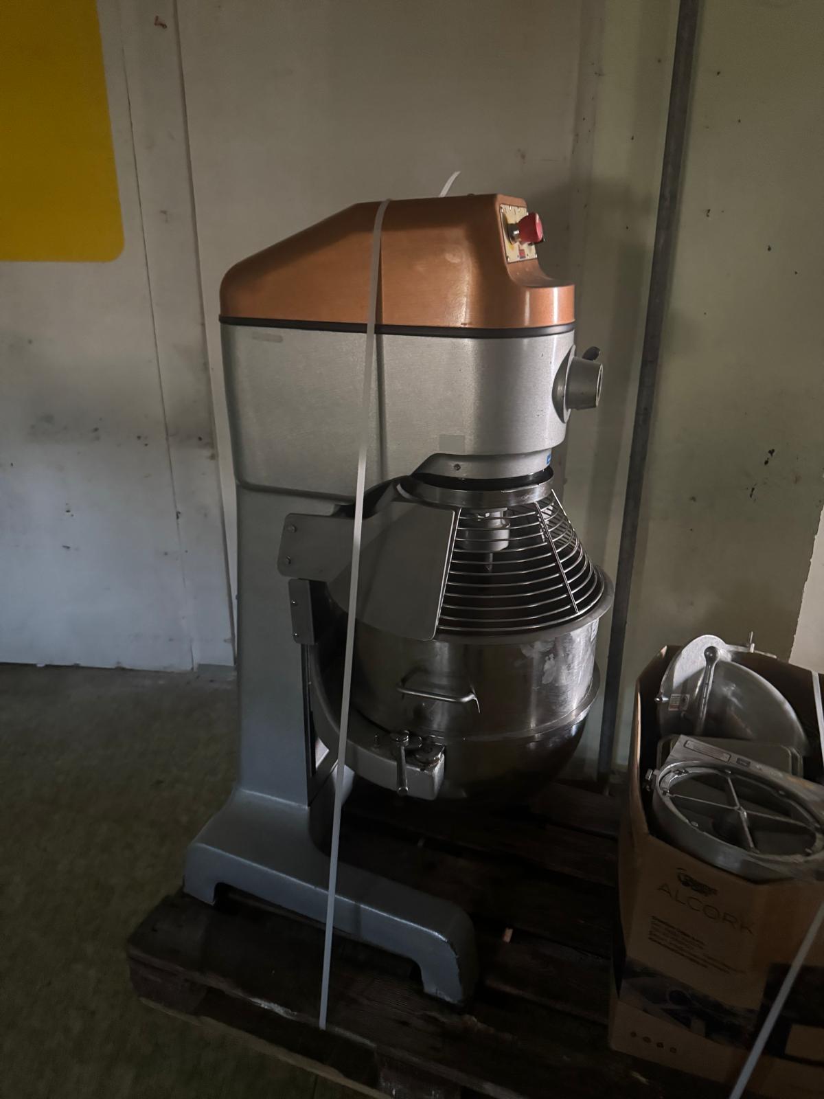 Hnětací stroj Spar SP 60, s příslušenstvím
